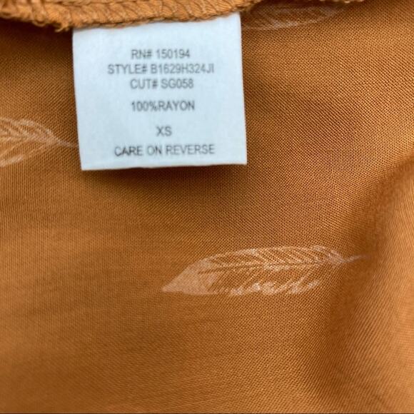 Living Doll Feathers Long Sleeve Button Up Blouse Camel Brown XS - Picture 11 of 11